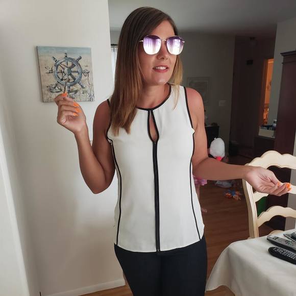 Meet your Posher, Justine - Picture 1 of 1